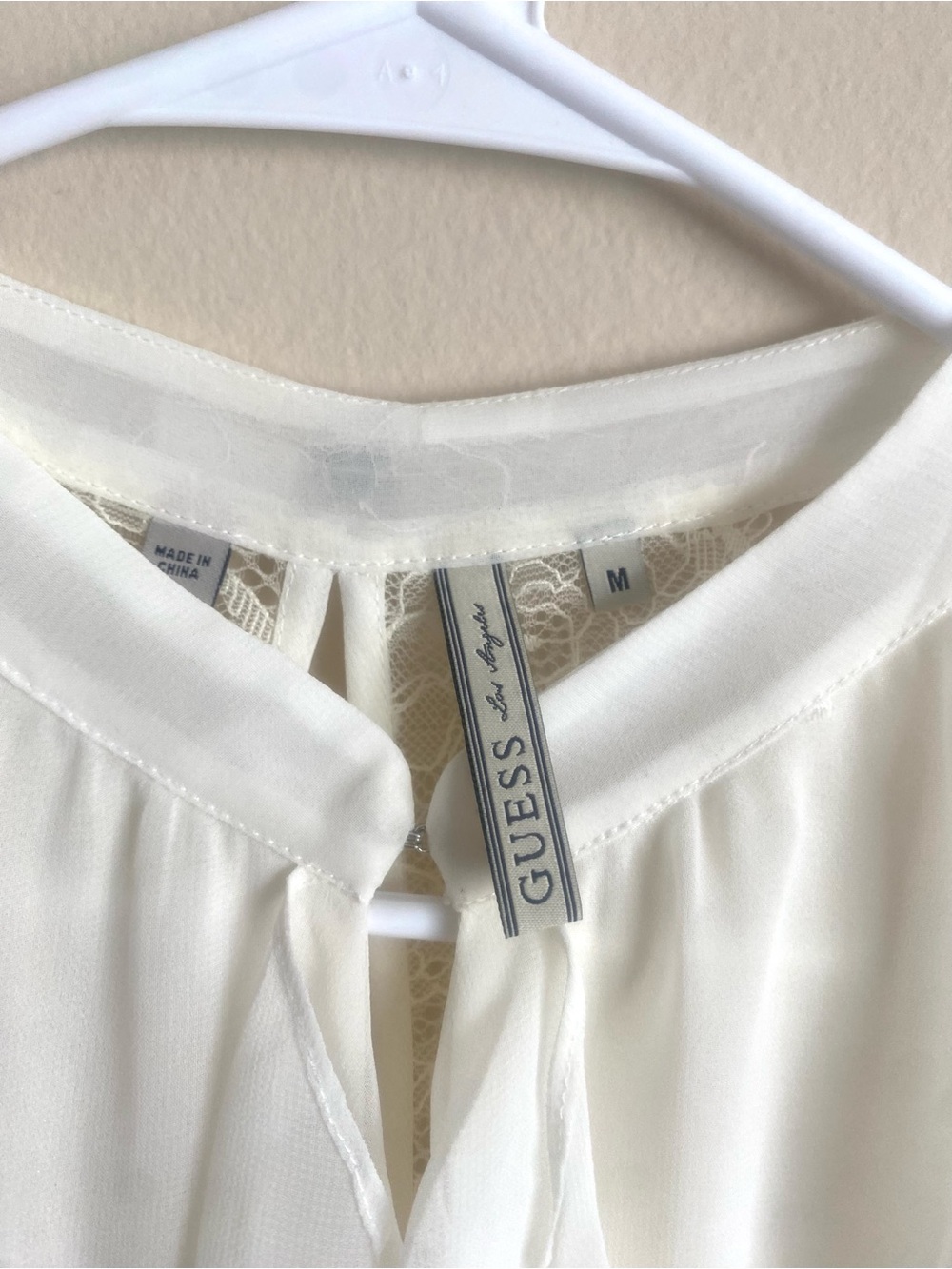 NWT Guess Ivory Lace Back Halter Blouse Sleeveless Smocked Hem Top M - Picture 7 of 9